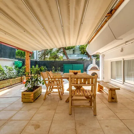 Voula Luxury Modern Living 1 Bd Apt With Garden Athens